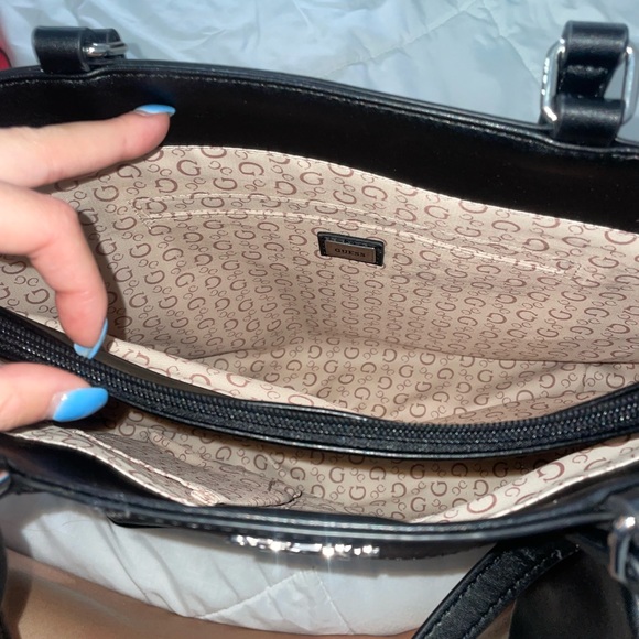 GUESS bag perfect condition never worn - Picture 2 of 2